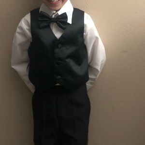 Kids Tuxedo size 2T and 3T